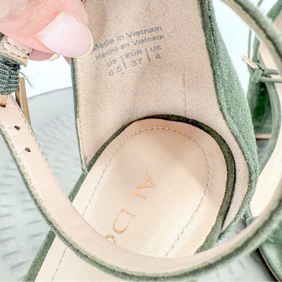 Aldo Green Sandals Sleek Minimalist Design - Picture 3 of 4